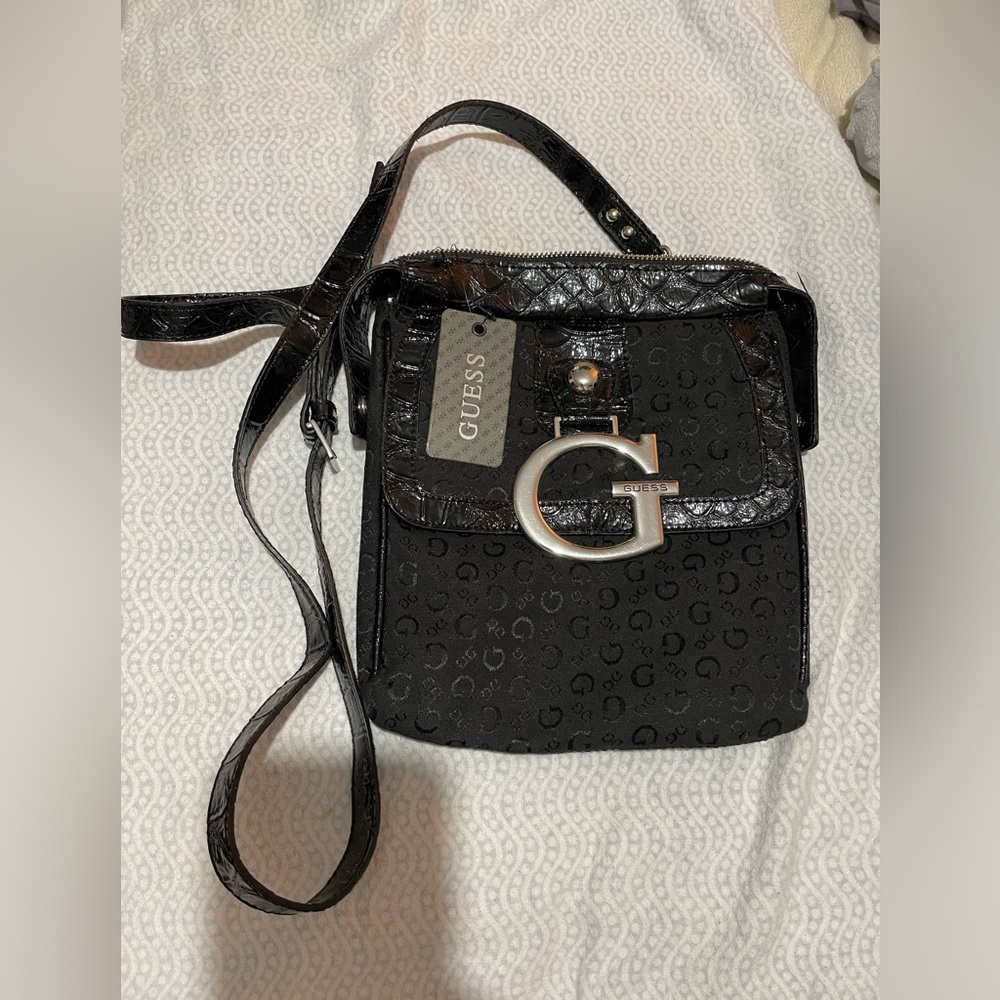 Guess crossbody purse